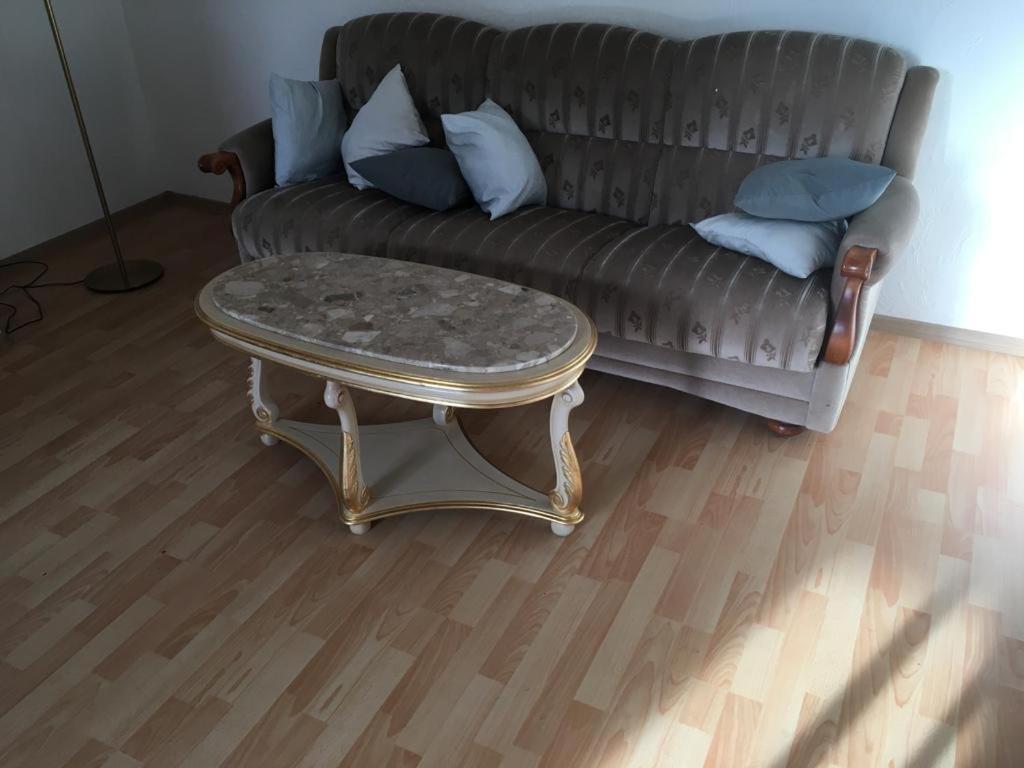Gemuetliche Ferienwohnung Fuer 6 Personen Im Schloss Kastorf Knorrendorf Buitenkant foto